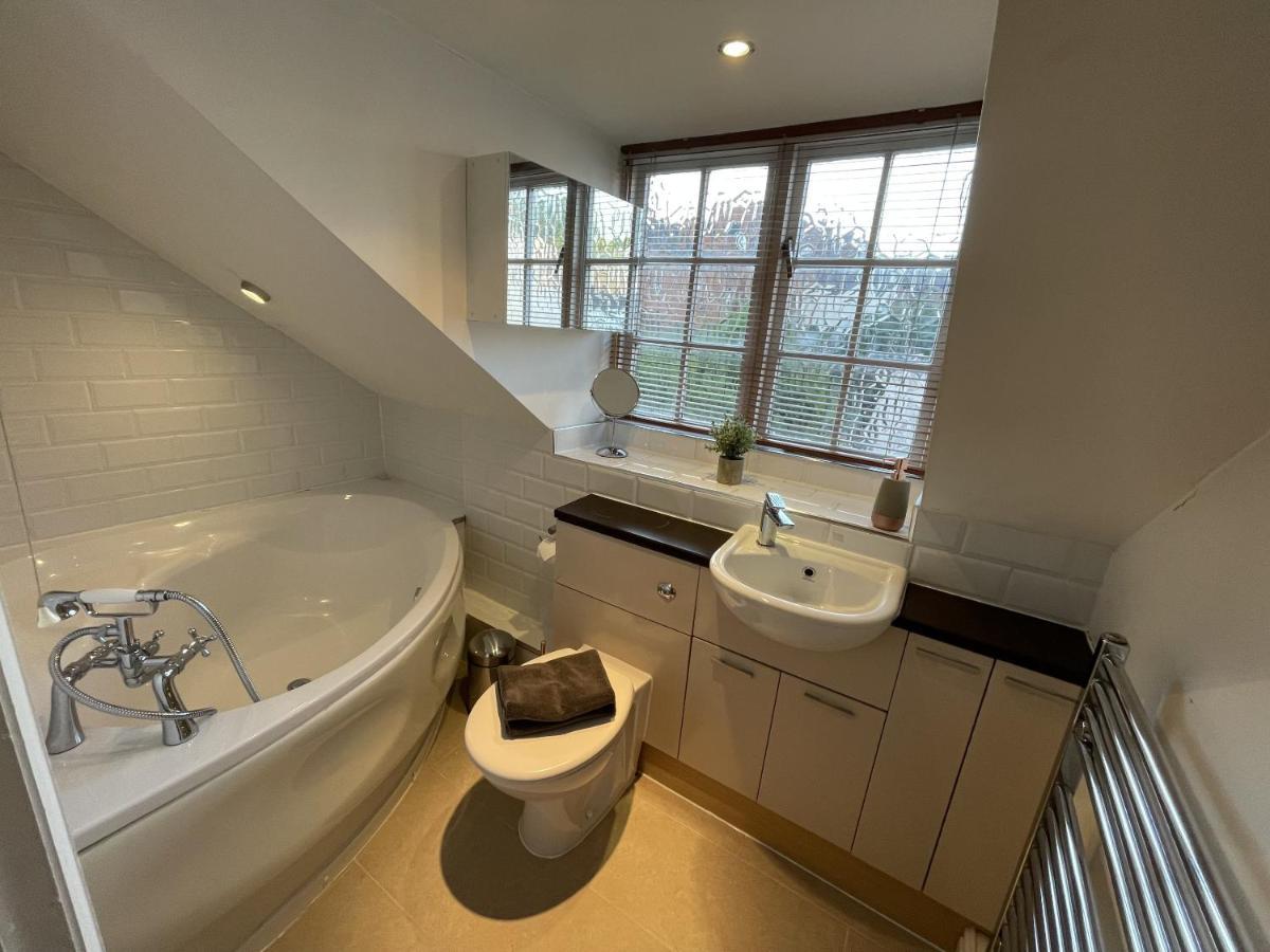 Luxury 3-Bed Victorian Townhouse Hosted By Hutch Lifestyle Villa Leamington Spa Eksteriør billede